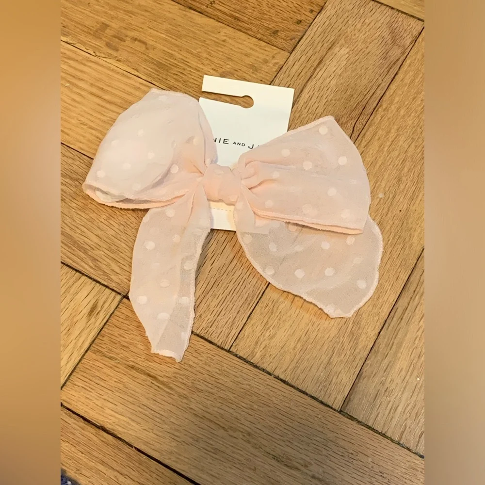 NWT JANIE AND JACK PINK SWISS DOT HAIR BOW